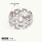 Seraphina Treasures Valora silver-tone metal ring with a modern open link chain design. Waterproof and hypoallergenic.