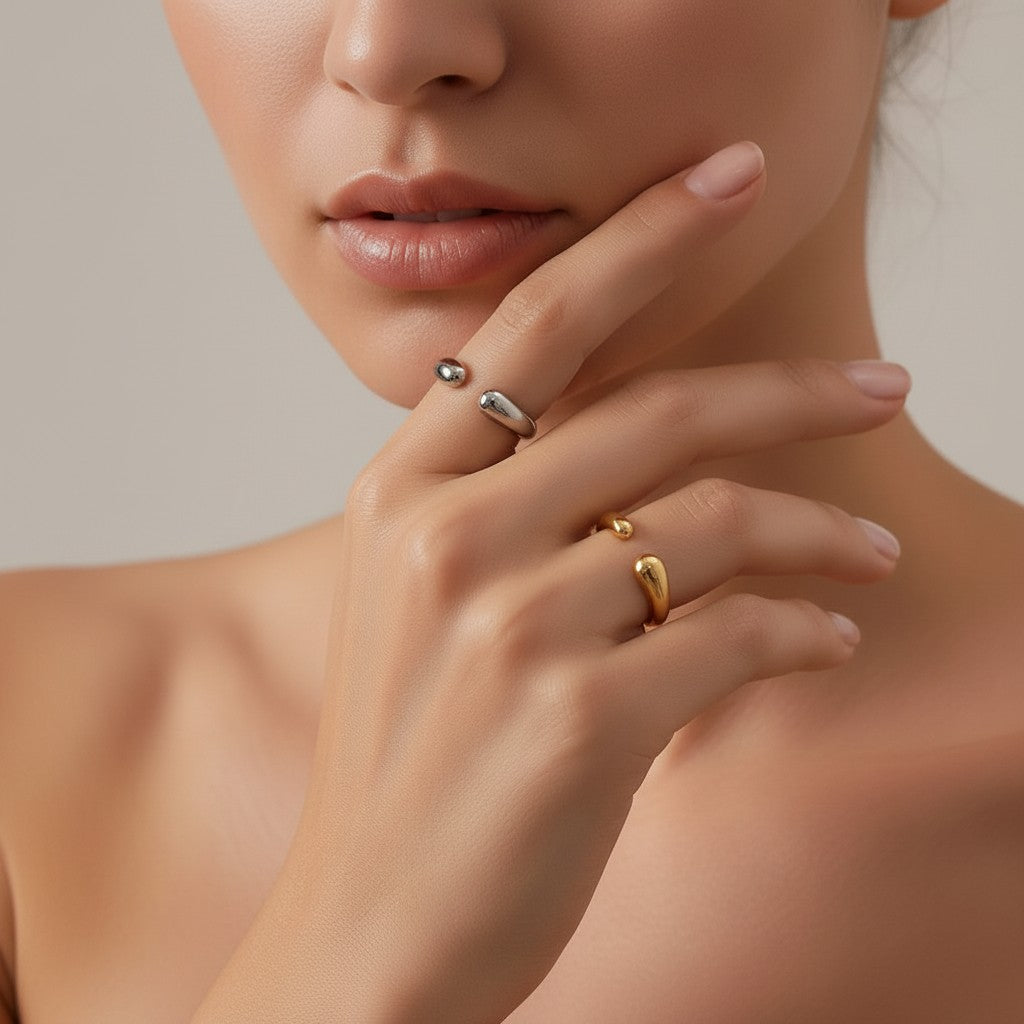 Seraphina Treasures Themis open rings in gold and silver, minimalist design, modern accessory.