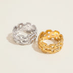 Seraphina Treasures Valora open link-chain ring in silver and gold tones. Modern, minimalist jewelry.